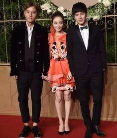 明星参加婚礼穿衣打扮,时尚穿搭解析