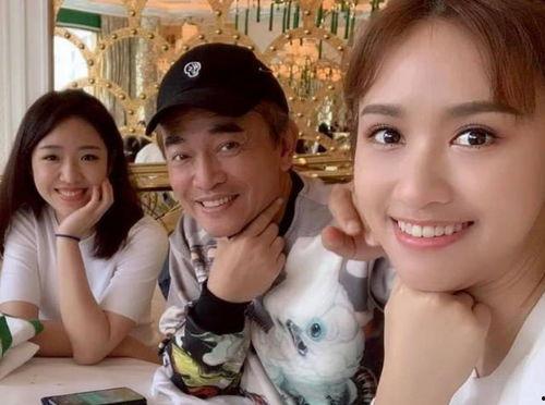 有两个孩子的明星,明星家庭甜蜜育儿记