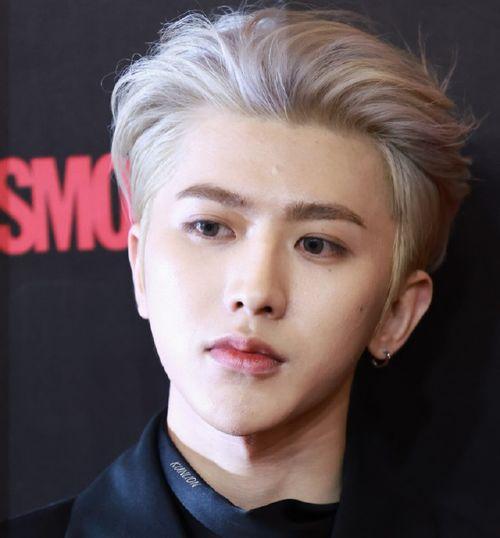 明星尖下巴过度,过度美化的审美趋势解析