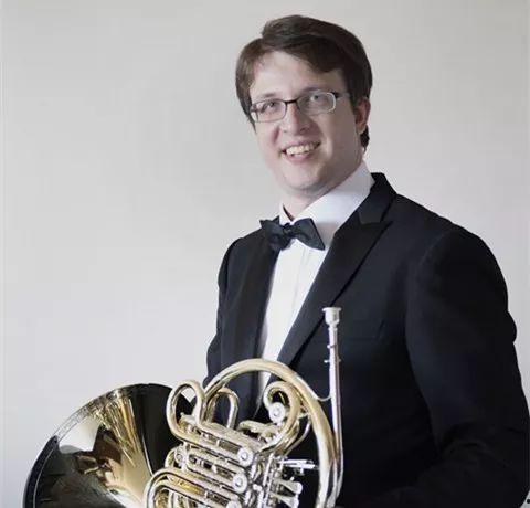 明星圆号照片,圆号之下的音乐传奇