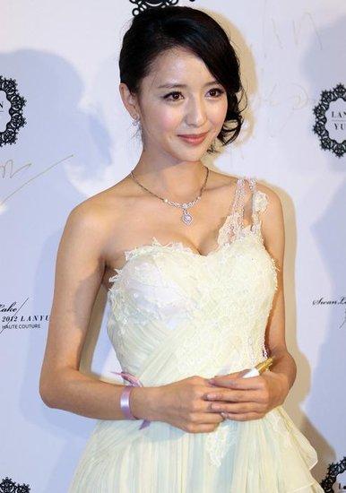 明星细胳膊,揭秘明星们的“魔鬼身材”秘诀