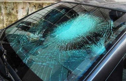 大爆料路边玻璃破碎视频